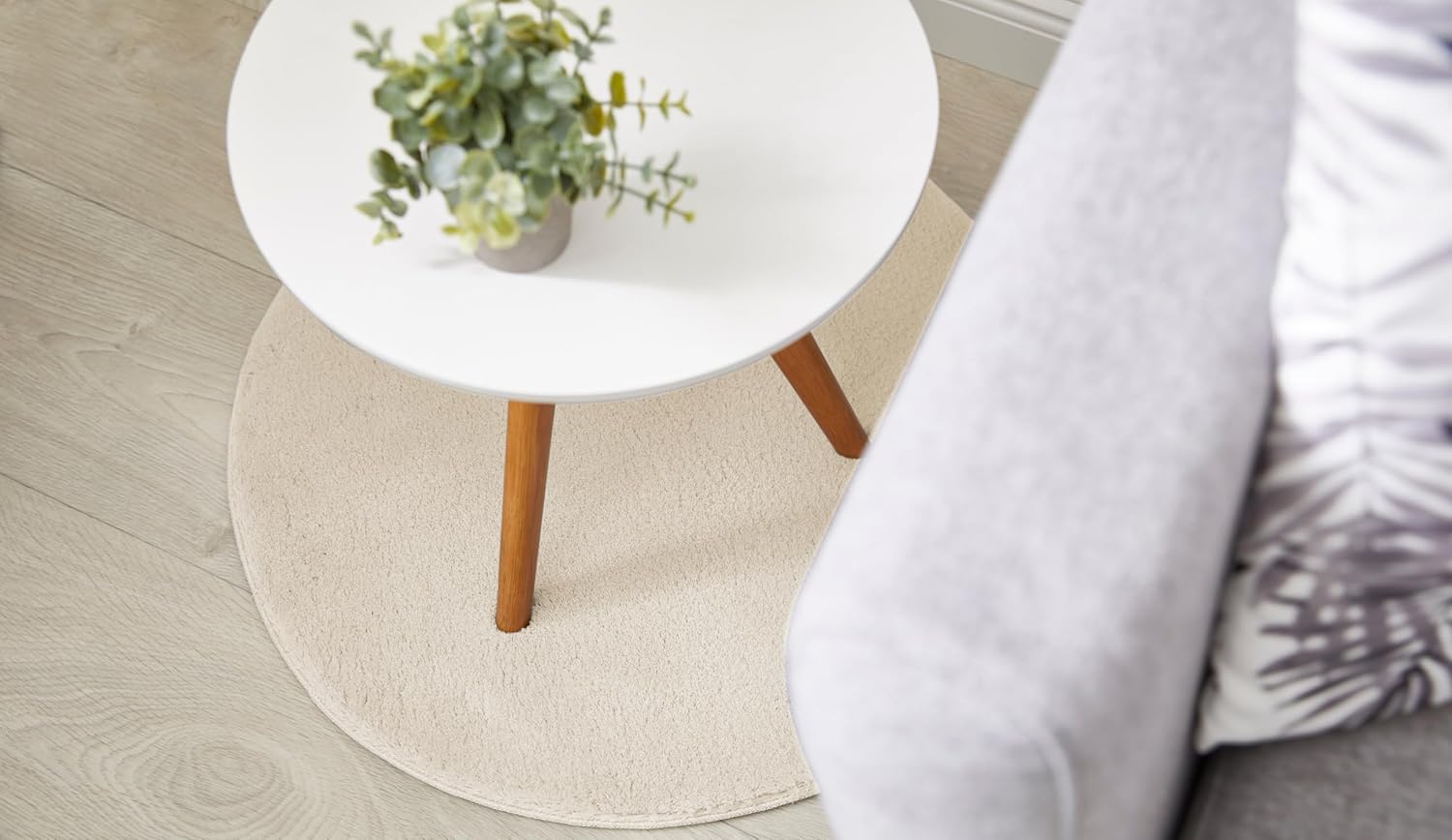 Flauschiger Teppich creme