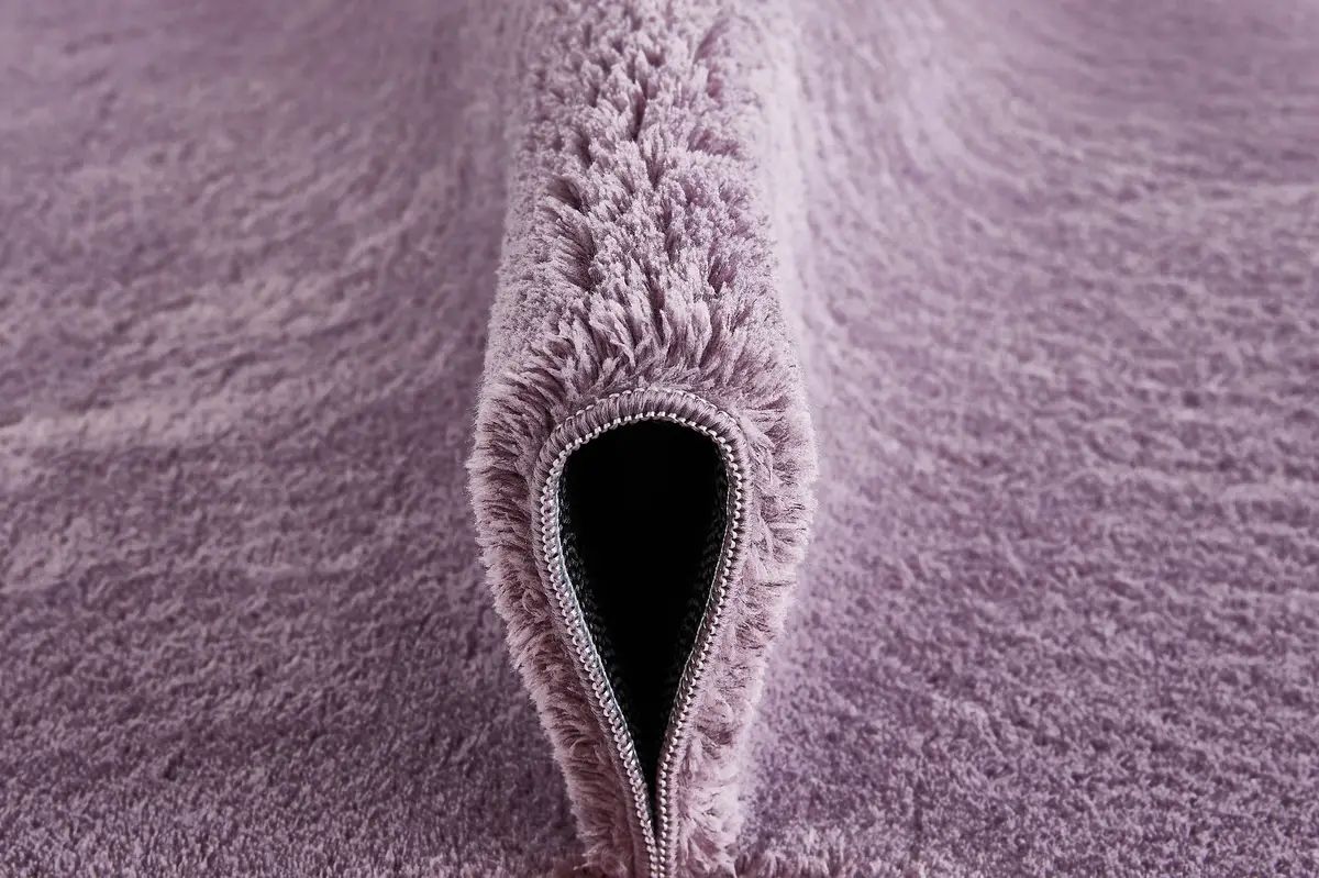Flauschiger Teppich lavendel
