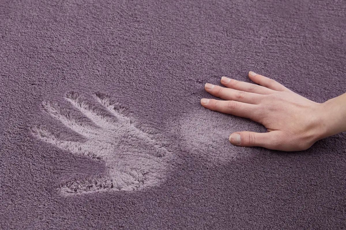 Flauschiger Teppich lavendel