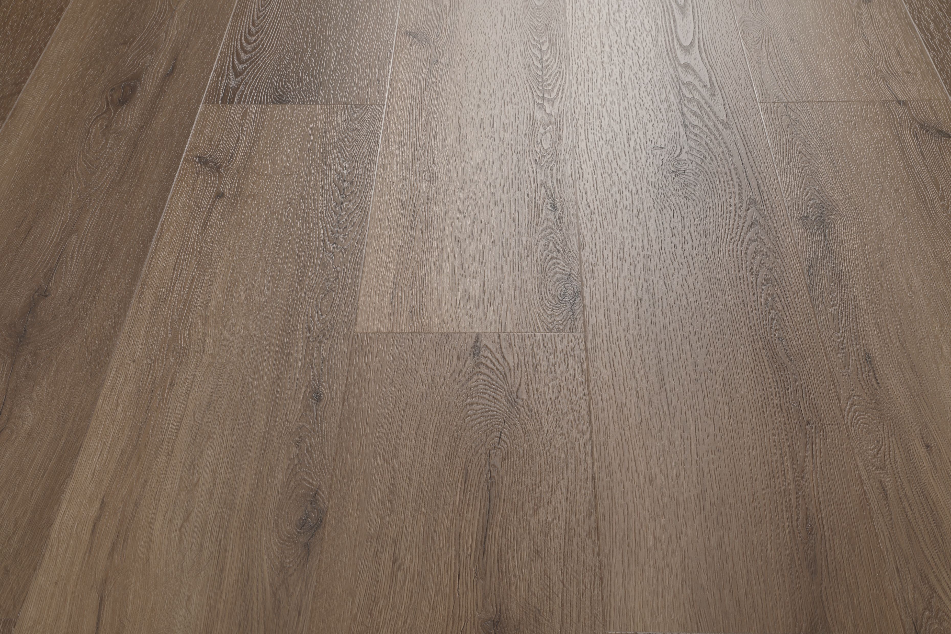 Klick-Vinyl Eiche Polar Nussbraun Matt – Premium Designboden mit 0,50 mm Nutzschicht