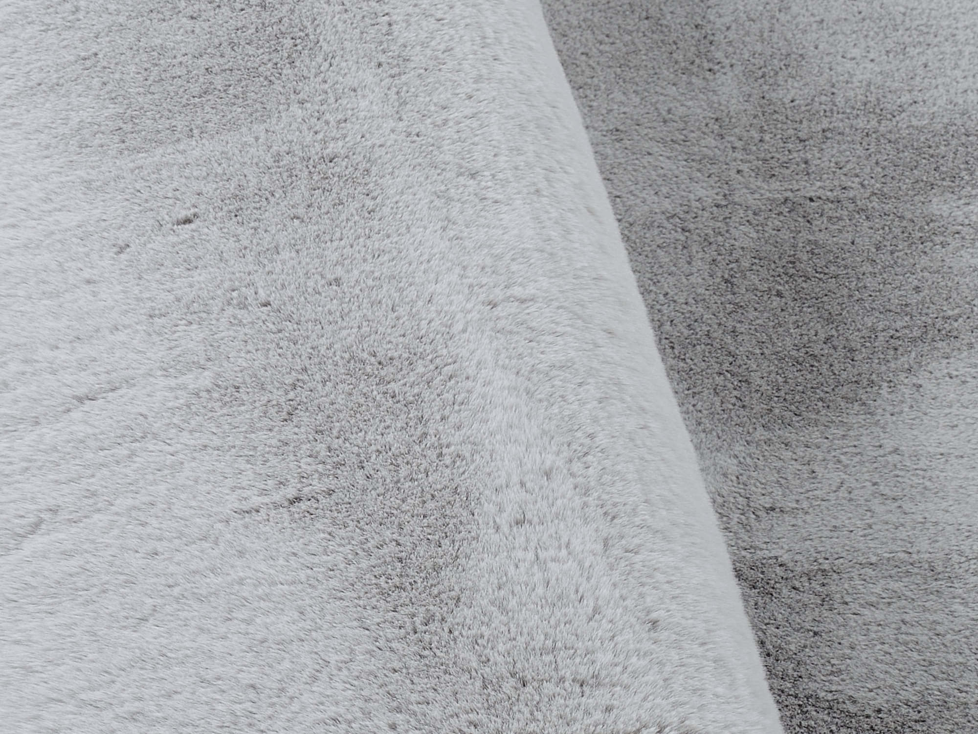 Rocky Soft Fellteppich grau