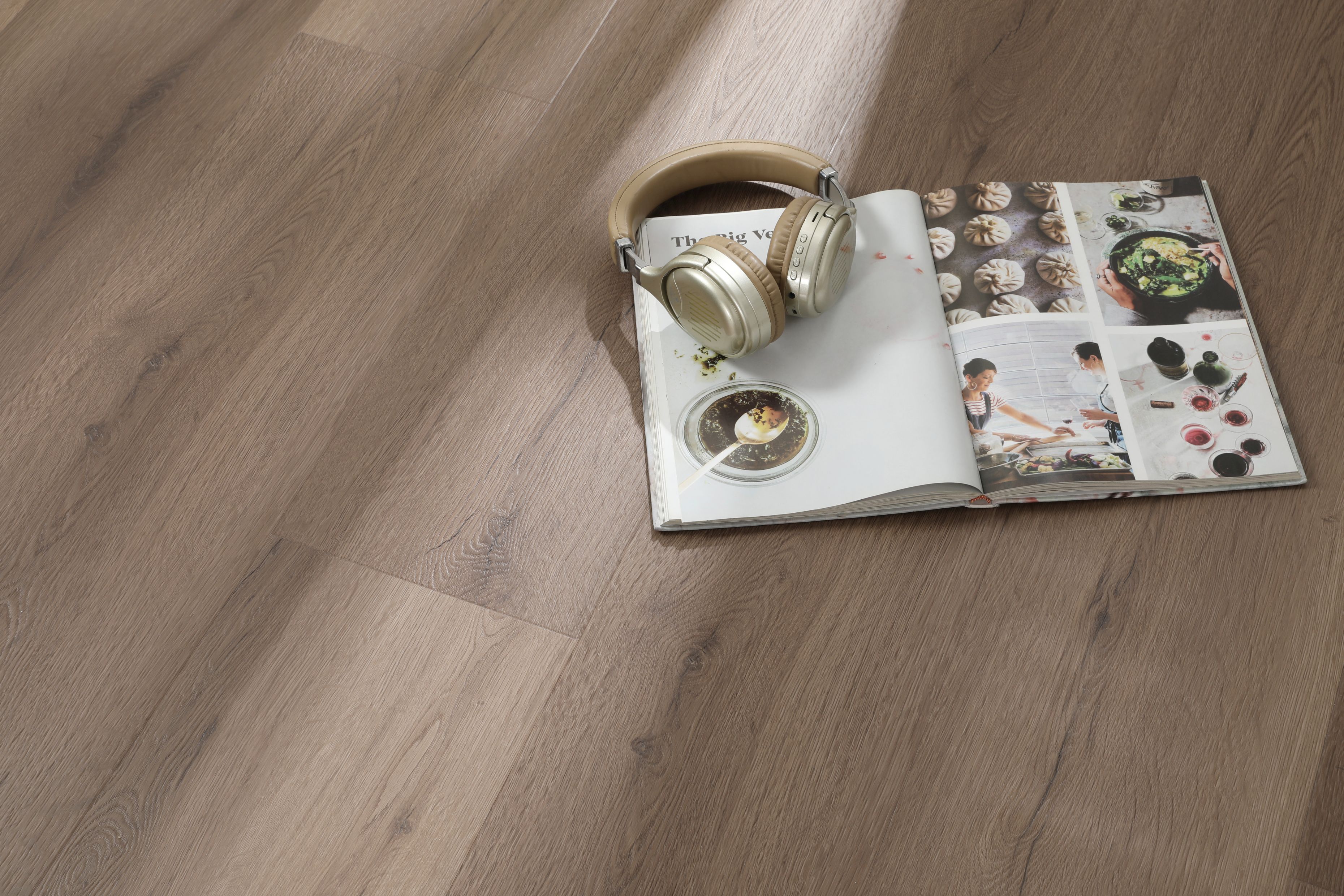 Klick-Vinyl Eiche Polar Nussbraun Matt – Premium Designboden mit 0,50 mm Nutzschicht