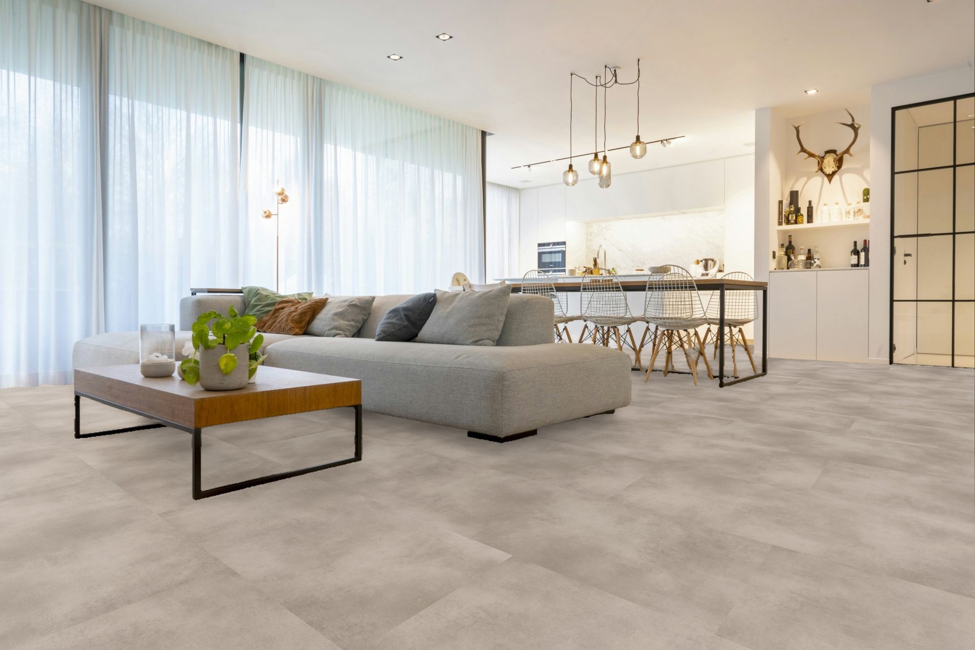 Klick Vinyl Sandstein Beige – Steinoptik im Raum