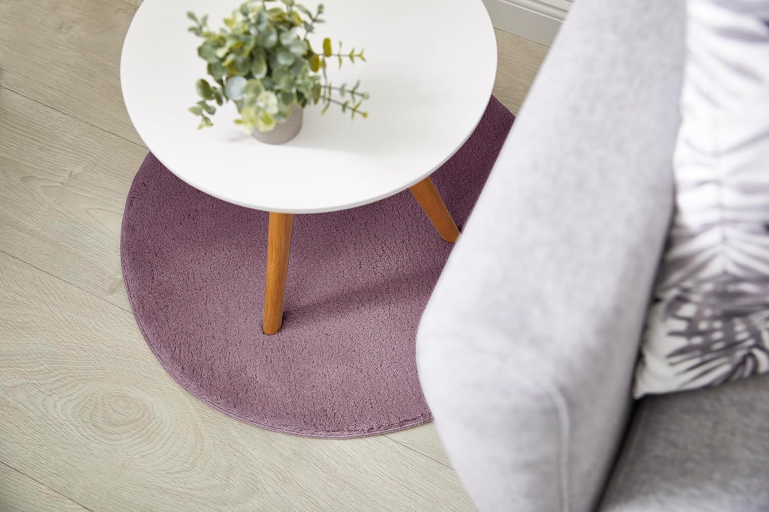 Flauschiger Teppich lavendel