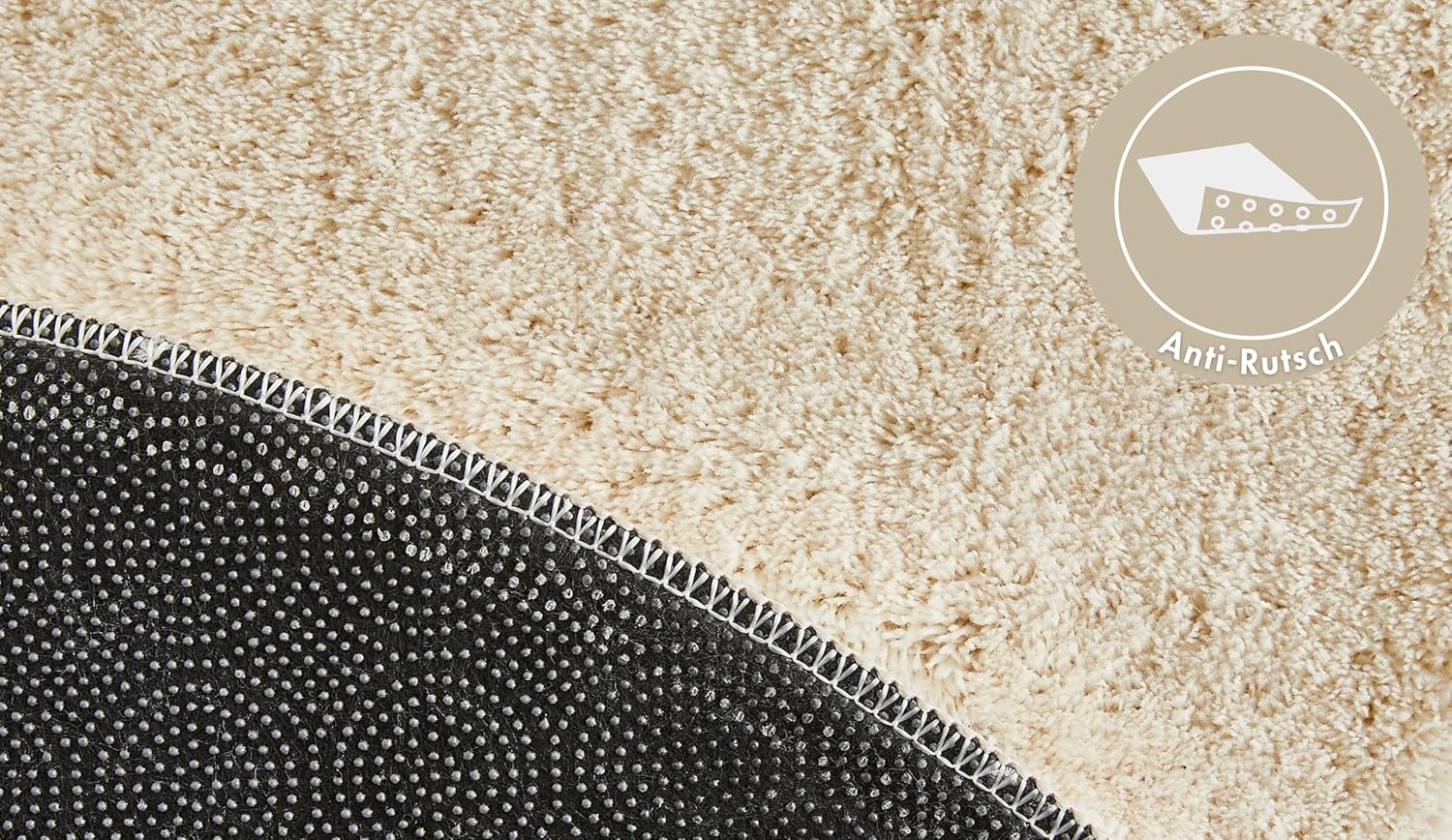 Flauschiger Teppich creme