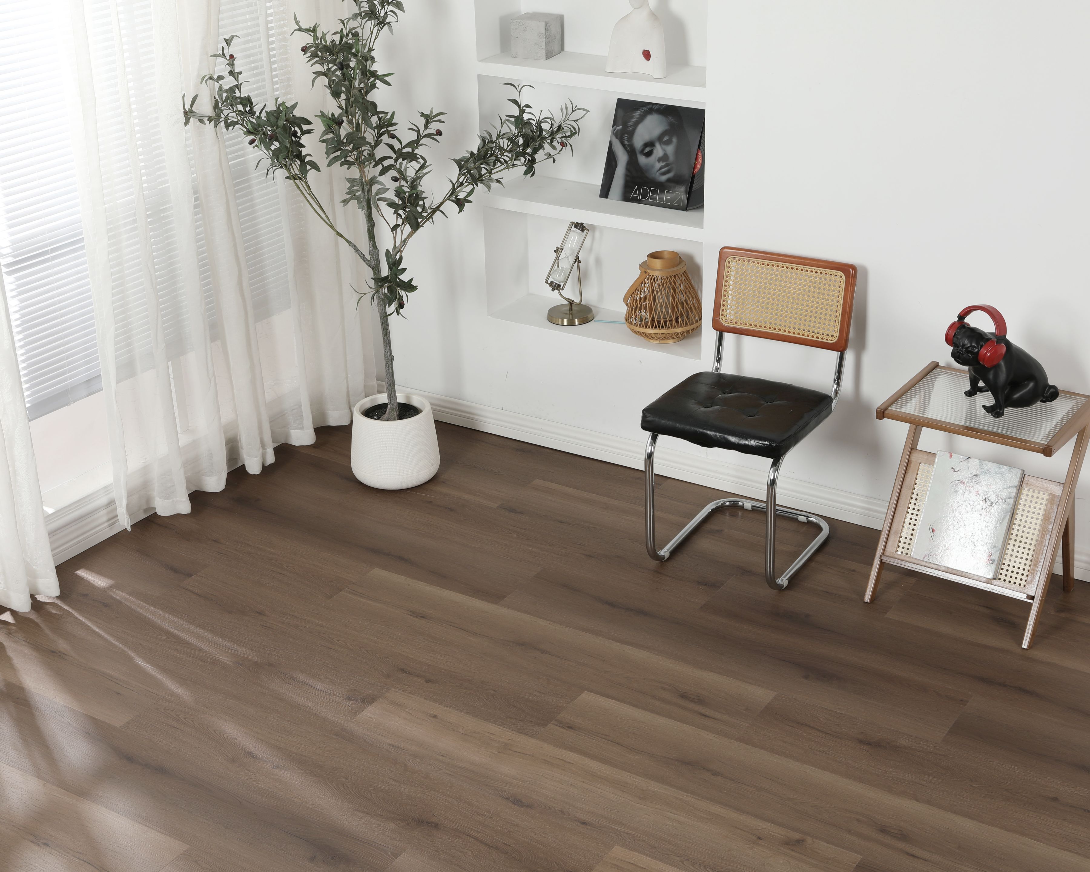 Klick-Vinyl Eiche Polar Nussbraun Matt – Premium Designboden mit 0,50 mm Nutzschicht
